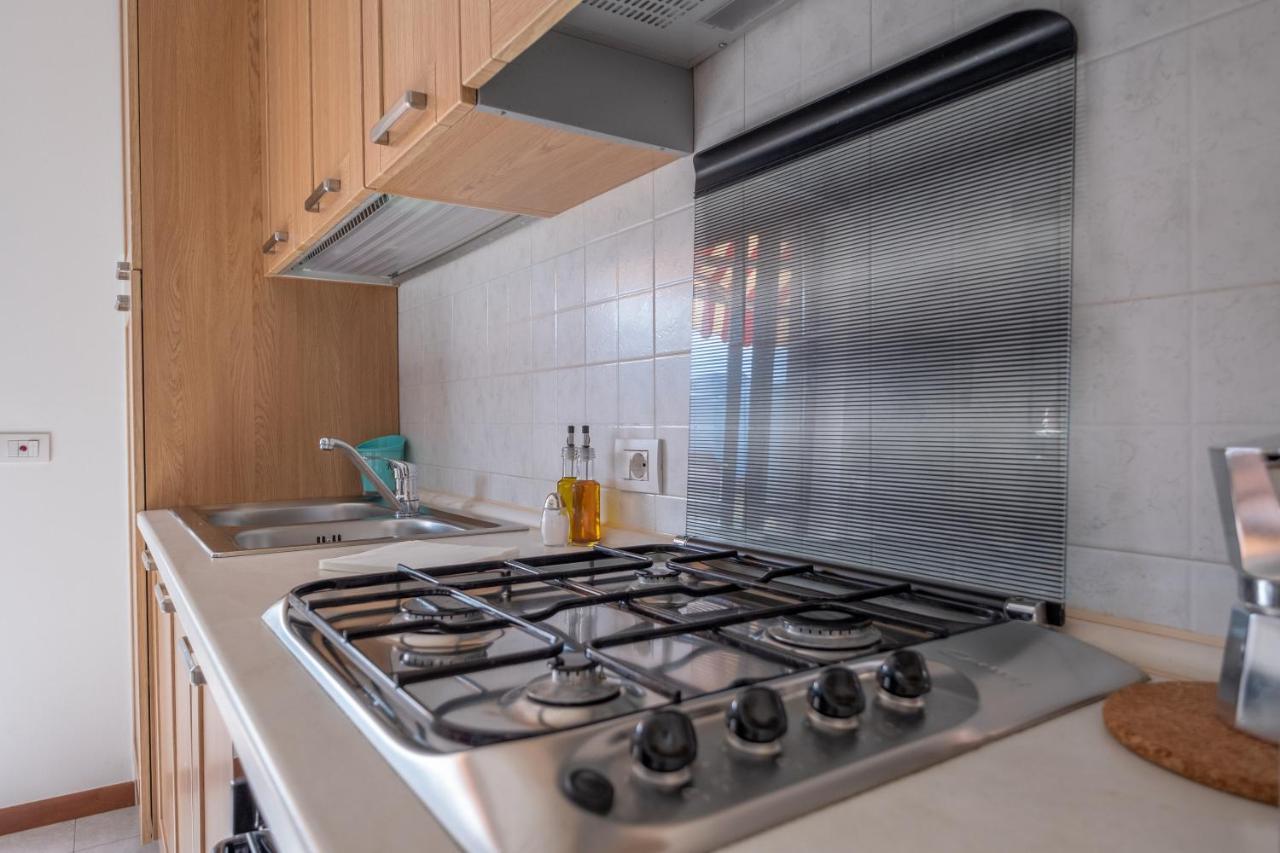 Happy Guest Apartments - Lake View And Pool Riva di Solto Luaran gambar