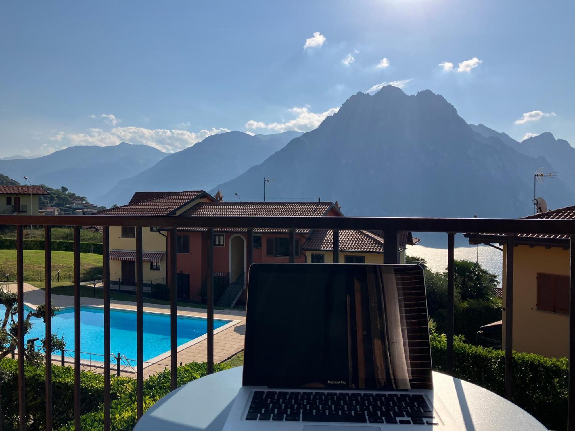 Happy Guest Apartments - Lake View And Pool Riva di Solto Luaran gambar