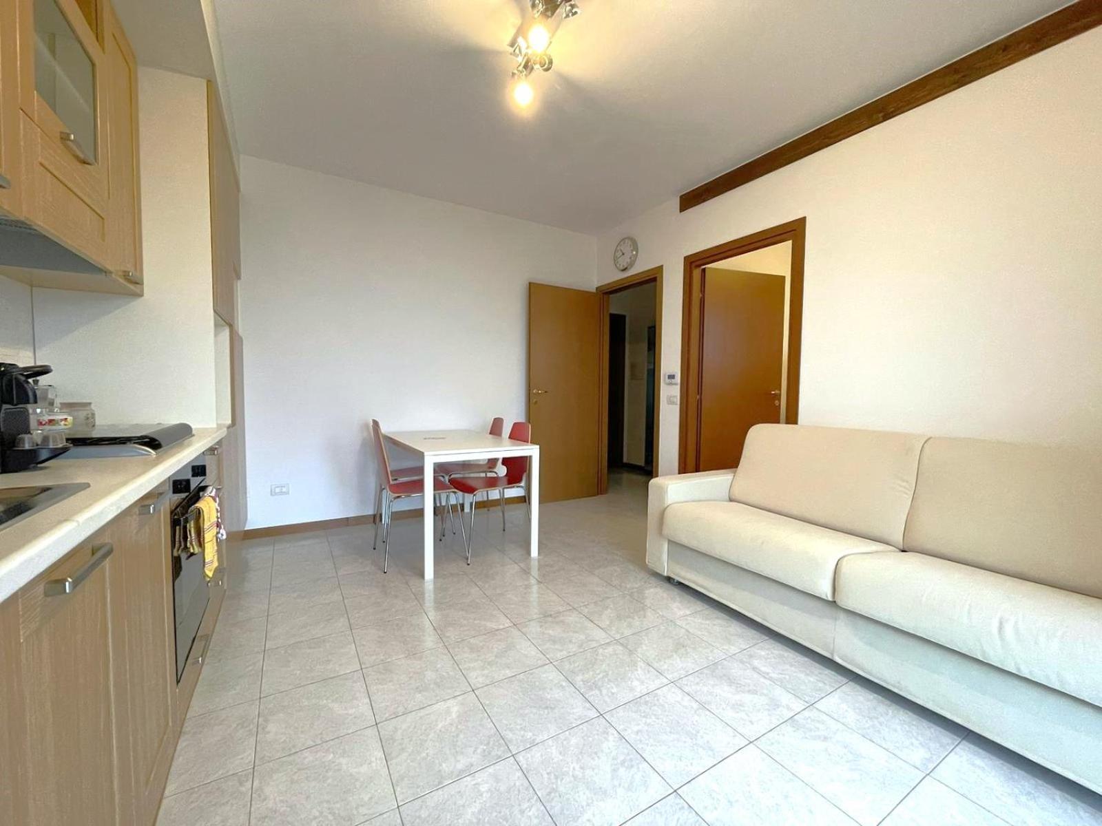 Happy Guest Apartments - Lake View And Pool Riva di Solto Luaran gambar